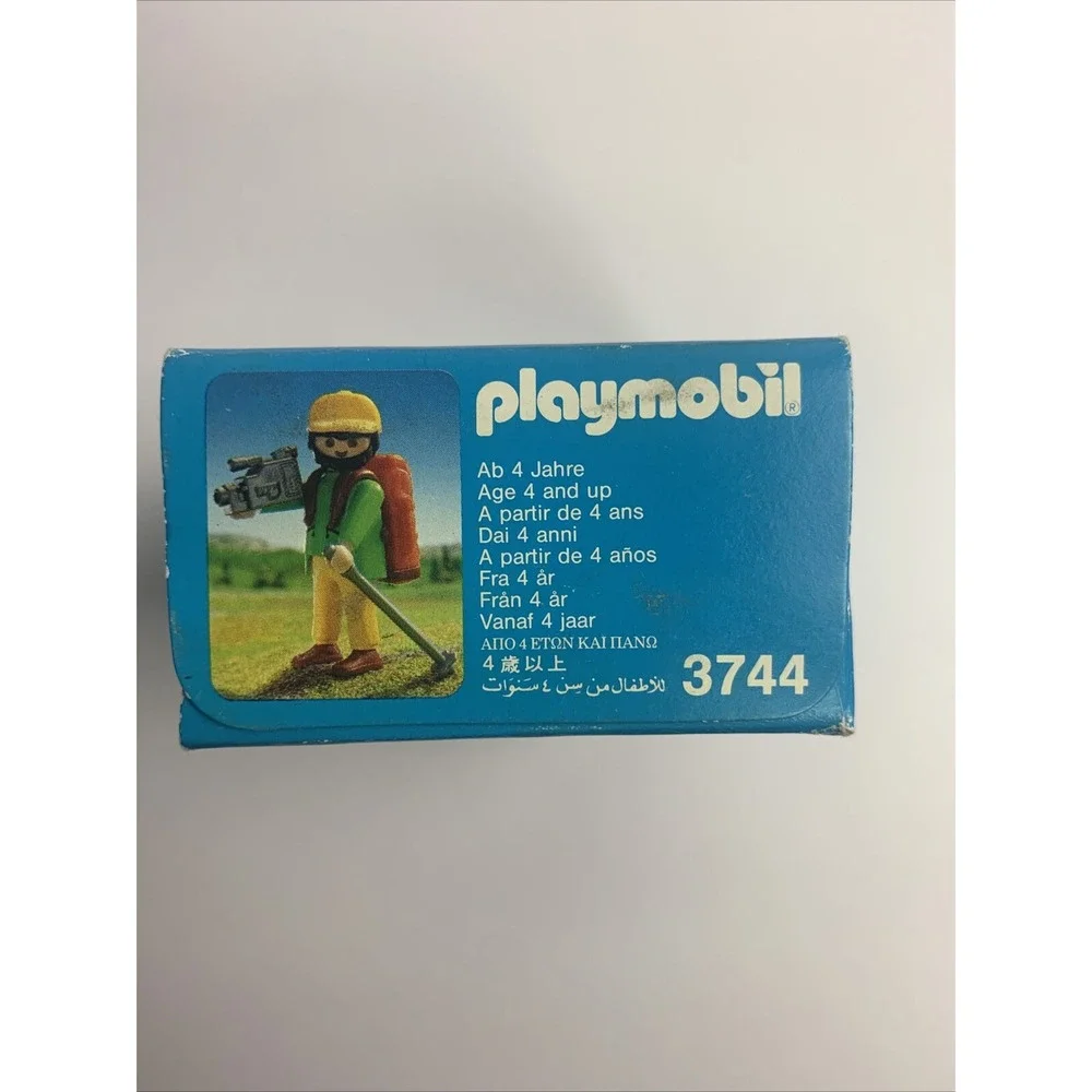PLAYMOBIL - PLAYMOBIL 3744 Adventure Hiker Video Camera New Collectible‎